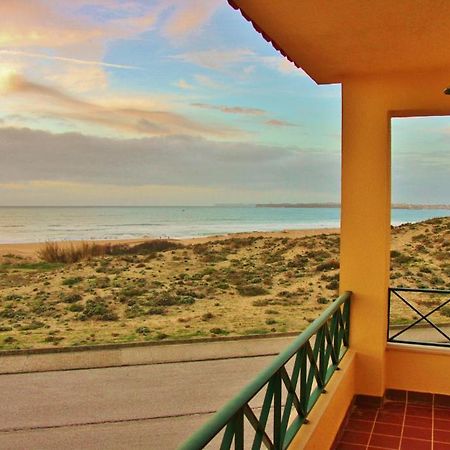 Supertubos Beach Hostel Atouguia Da Baleia Room photo
